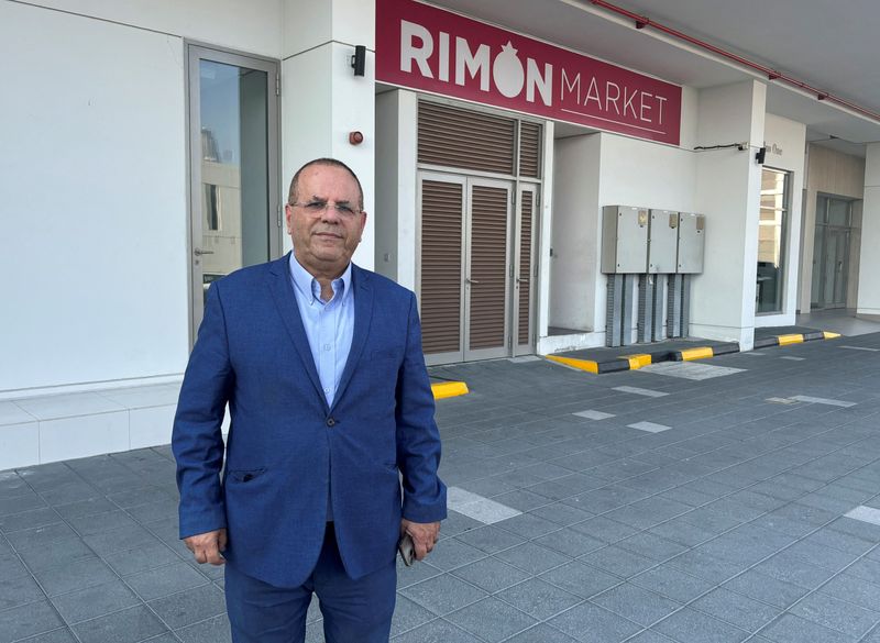 © Reuters. Former Israeli Druze politician Ayoob Kara at a Rimon Market kosher store, which was managed by Zvi Kogan, Dubai, November 24, 2024. REUTERS/Alexander Cornwell