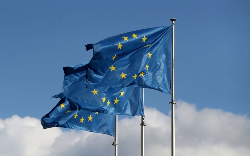 © Reuters. European Union flags fly outside the EU Commission headquarters in Brussels, Belgium September 19, 2019. REUTERS/Yves Herman/File Photo