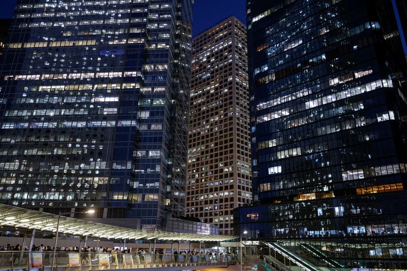 © Reuters. FILE PHOTO: An evening view of the financial central district of Hong Kong, China October 3, 2023. REUTERS/Tyrone Siu/File Photo