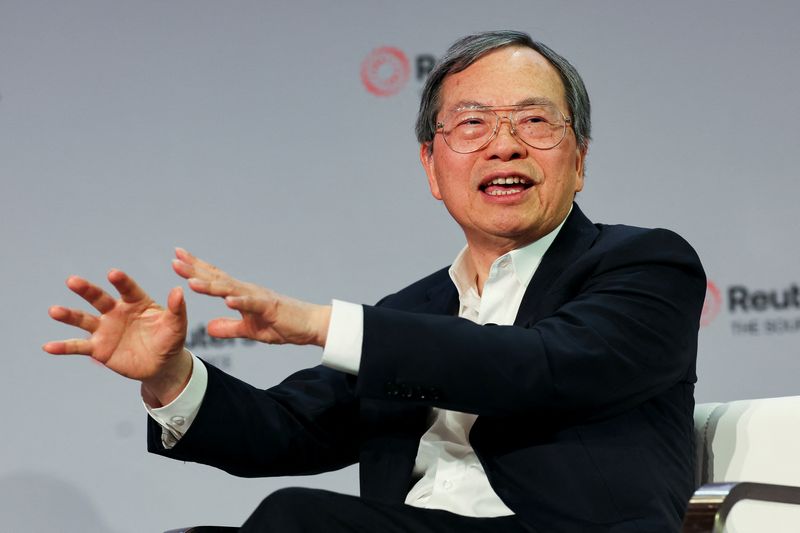 © Reuters. CEO of Supermicro Charles Liang speaks during the Reuters NEXT conference in New York City, U.S., December 10, 2024. REUTERS/Mike Segar