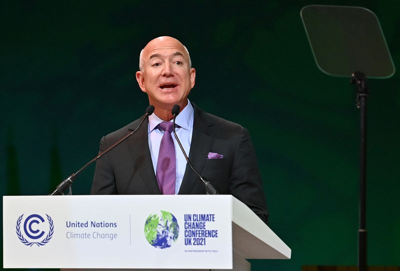 © Reuters. Amazon CEO Jeff Bezos speaks during the UN Climate Change Conference (COP26) in Glasgow, Scotland, Britain, November 2, 2021. Paul Ellis/Pool via REUTERS/File Photo