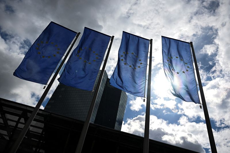 © Reuters. FILE PHOTO: European Union flags flutter in Frankfurt, Germany September 12, 2024. REUTERS/Jana Rodenbusch/File Photo