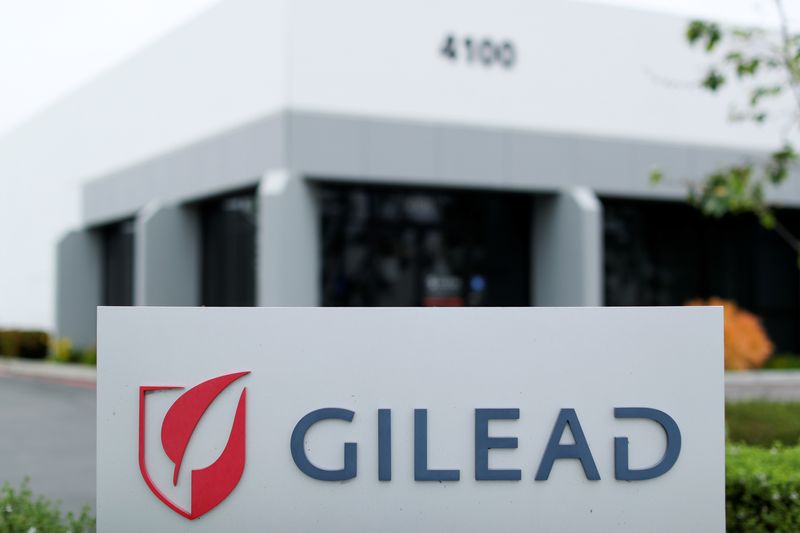 © Reuters. FILE PHOTO: Gilead Sciences Inc pharmaceutical company is seen in Oceanside, California, U.S., April 29, 2020. REUTERS/Mike Blake/File Photo