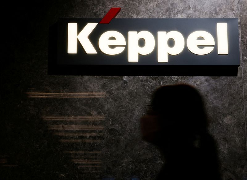 © Reuters. FILE PHOTO: A Keppel signage is pictured in their office in Singapore July 6, 2023. REUTERS/Edgar Su/File Photo