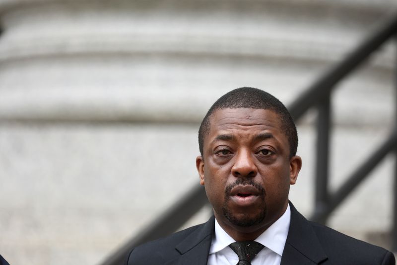 © Reuters. FILE PHOTO: Former New York State Lieutenant Governor Brian Benjamin exits Manhattan federal courthouse following a hearing on bribery charges in New York City, U.S., May 12, 2022.  REUTERS/Brendan McDermid/File Photo