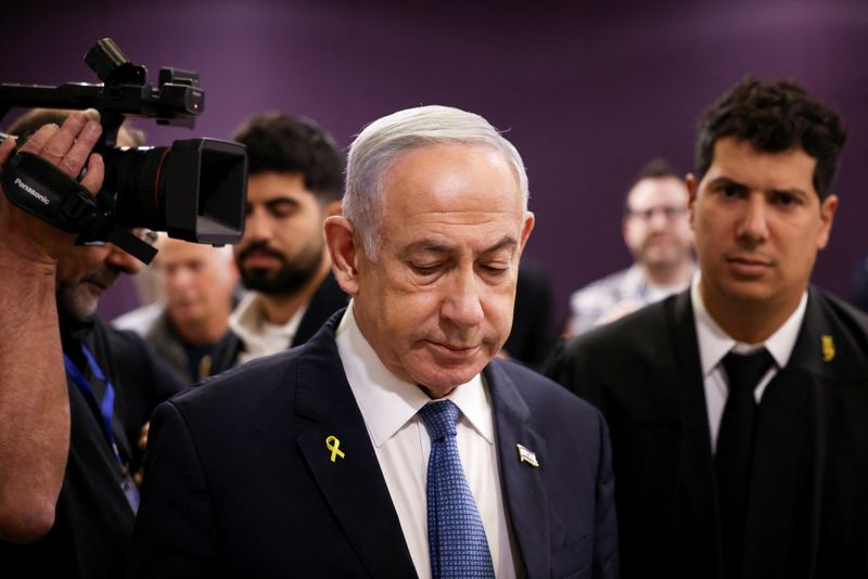 © Reuters. Israeli Prime Minister Benjamin Netanyahu attends his trial on corruption charges at the district court in Tel Aviv, Israel December 16, 2024. REUTERS/Stoyan Nenov/Pool