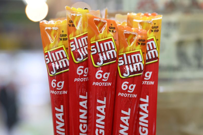 © Reuters. FILE PHOTO: Slim Jim products, owned by Conagra Brands, are seen for sale in a store in Manhattan, New York, U.S., November 15, 2021. REUTERS/Andrew Kelly/File Photo