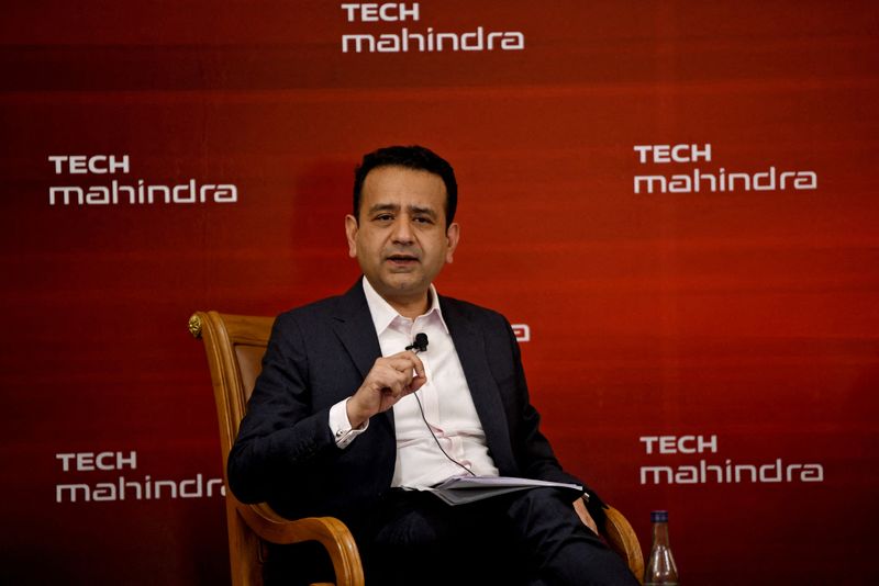 © Reuters. FILE PHOTO: Tech Mahindra CEO Mohit Joshi speaks during a press conference announcing the company's quarterly results in Bengaluru, India, April 25, 2024. REUTERS/Meghana Sastry/File Photo