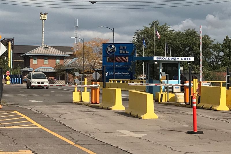 © Reuters. FILE PHOTO: The U.S. Steel Corporation facility entry gate is seen in Gary, Indiana, U.S., on October 15, 2018. Picture taken on October 15, 2018.  REUTERS/Rajesh Singh/File Photo