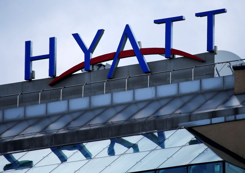 © Reuters. FILE PHOTO: The company's logo is seen on the Ararat Park Hyatt Moscow hotel in central Moscow, Russia, March 23, 2017. REUTERS/Maxim Shemetov/File Photo