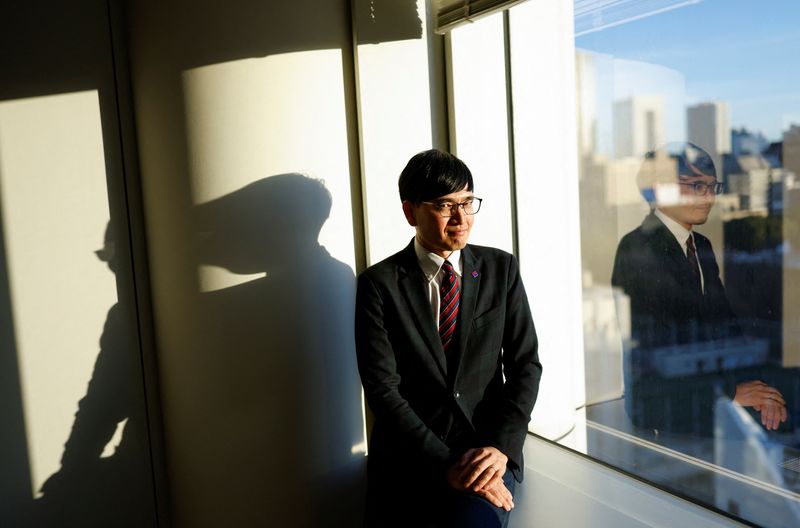 © Reuters. FILE PHOTO: Toshiya Imura, a comedian-turned-investor, poses for a photograph during an interview with Reuters in Tokyo, Japan December 26, 2022.  REUTERS/Issei Kato/File Photo