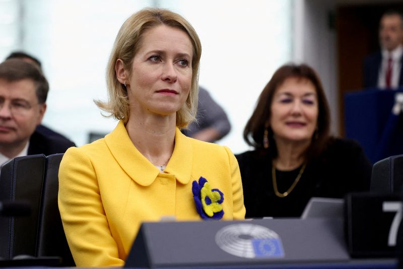 © Reuters. FILE PHOTO: European Commission Vice-President-designate and High Representative-designate for Foreign Affairs and Security Policy Kaja Kallas looks on as President Ursula von der Leyen (not pictured) speaks on the day of a plenary session of the European Parliament, before a vote to approve the new European Commission, in Strasbourg, France November 27, 2024. REUTERS/Yves Herman/File Photo