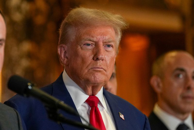 © Reuters. FILE PHOTO: Republican presidential nominee and former U.S. President Donald Trump looks on during a press conference at Trump Tower in New York City, U.S., September 6, 2024. REUTERS/David Dee Delgado/File Photo