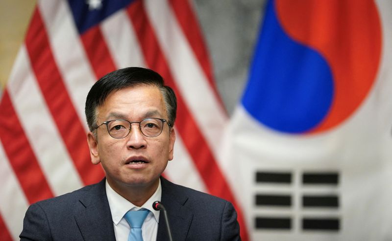 © Reuters. FILE PHOTO: Korean Finance Minister Choi Sang-mok speaks during a trilateral meeting with U.S. Treasury Secretary Janet Yellen and Japanese Finance Minister Shunichi Suzuki on the sidelines of the IMF/G20 meetings, at the U.S. Treasury in Washington, U.S., April 17, 2024. REUTERS/Kevin Lamarque/File Photo