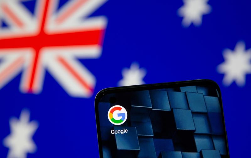 © Reuters. FILE PHOTO: Smartphone with google app icon is seen in front of the displayed Australian flag in this illustration taken, January 22, 2021. REUTERS/Dado Ruvic/Illustration/File Photo