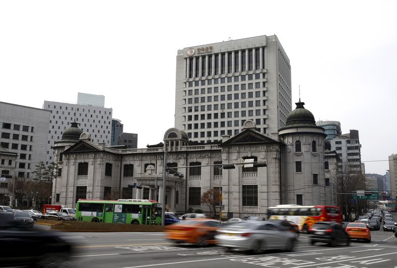 © Reuters. FILE PHOTO: The logo of the Bank of Korea is seen on the top of its building in Seoul, South Korea, March 8, 2016. Picture taken on March 8, 2016.  REUTERS/Kim Hong-Ji/File Photo