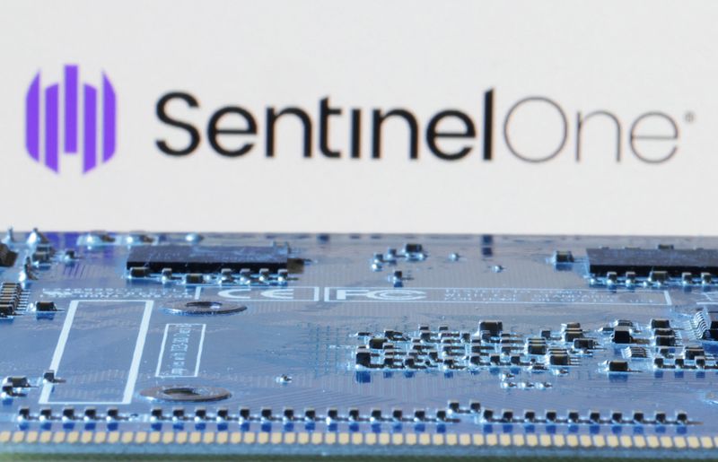 © Reuters. FILE PHOTO: SentinelOne logo is seen near computer motherboard in this illustration taken January 8, 2024. REUTERS/Dado Ruvic/Illustration/File Photo