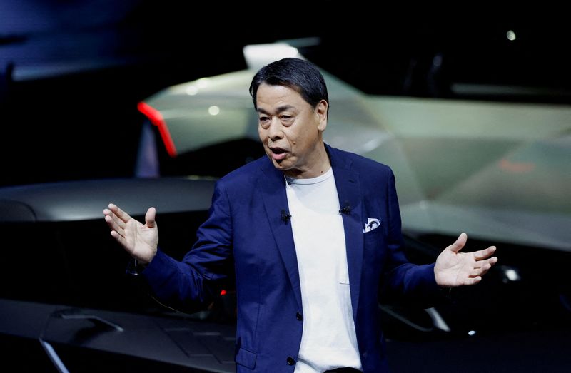 © Reuters. FILE PHOTO: Makoto Uchida, President and CEO of Nissan, holds a press briefing at the Japan Mobility Show 2023 at Tokyo Big Sight in Tokyo, Japan October 25, 2023.  REUTERS/Issei Kato/File Photo