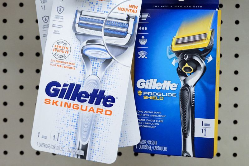 © Reuters. FILE PHOTO: Gillette razors, a brand owned by Procter & Gamble, is seen for sale in a store in Manhattan, New York City, U.S., June 29, 2022. REUTERS/Andrew Kelly/File Photo