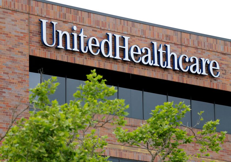 © Reuters. FILE PHOTO: The logo of UnitedHealthcare is shown in Cypress, California April 13, 2016.  REUTERS/Mike Blake/File Photo