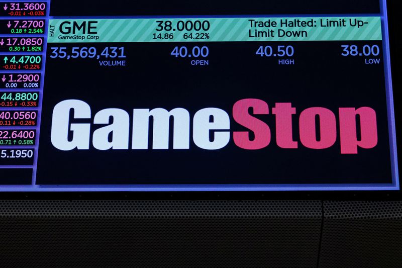 © Reuters. FILE PHOTO: A screen displays GameStop stock trading information on the floor at the New York Stock Exchange (NYSE) in New York City, U.S., June 3, 2024.  REUTERS/Brendan McDermid/File Photo