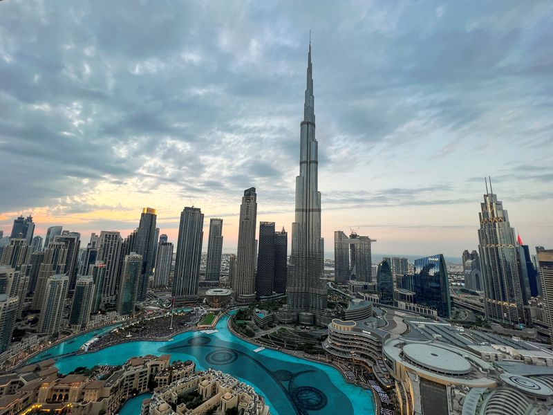 © Reuters. FILE PHOTO: A general view of Dubai Downtown showing world's tallest building Burj Al Khalifa, in Dubai United Arab Emirates, December 31, 2022. REUTERS/Abdelhadi Ramahi/File Photo