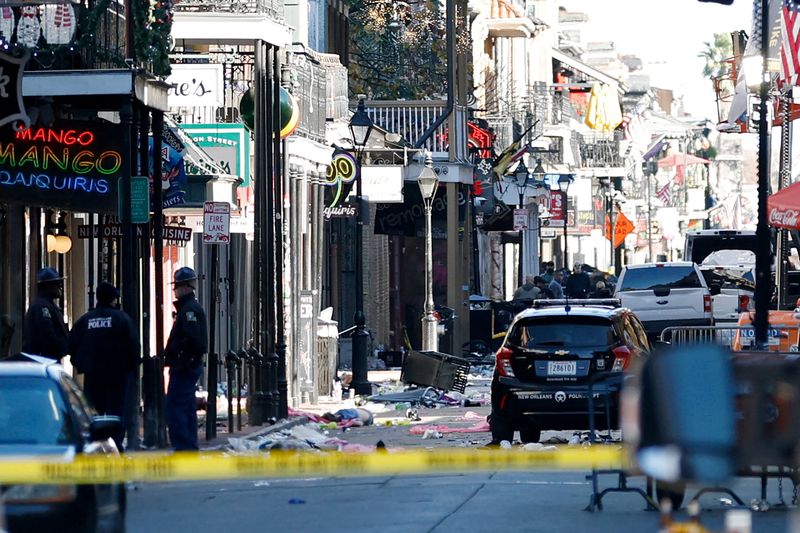 © Reuters. Debris is left along Bourbon Street after a pickup truck was driven into a large crowd in the French Quarter of New Orleans, Louisiana, U.S. January 1, 2025.  Geoff Burke/USA TODAY NETWORK via REUTERS