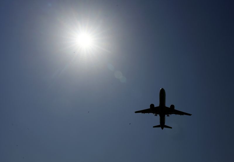 © Reuters. FILE PHOTO: AirBaltic aircraft approaches Riga International Airport, Latvia July 21, 2022. REUTERS/Ints Kalnins/File Photo