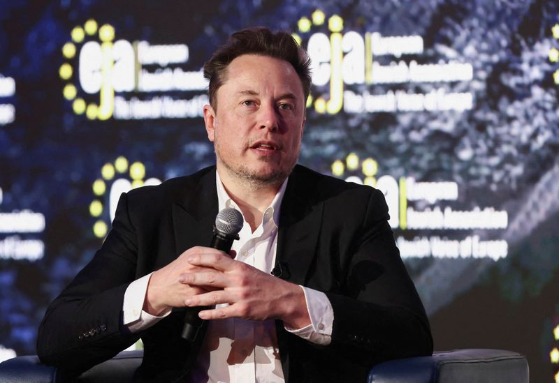 © Reuters. FILE PHOTO: Tesla CEO Elon Musk attends a conference organized by the European Jewish Association in Krakow, Poland, on January 22, 2024. REUTERS/Lukasz Glowala/File Photo