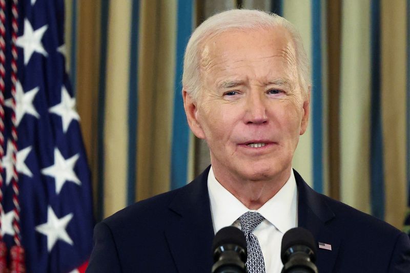 © Reuters. FILE PHOTO: U.S. President Joe Biden delivers remarks on securing 235 judicial confirmations, at the White House in Washington, U.S., January 2, 2025. REUTERS/Kevin Lamarque/File Photo