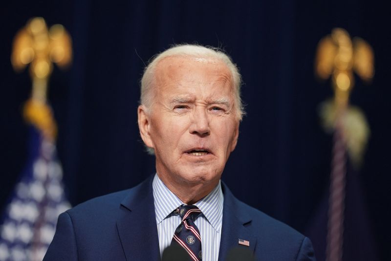 © Reuters. FILE PHOTO: U.S. President Joe Biden delivers remarks regarding an attack in New Orleans where a man drove a pickup truck into a crowd celebrating New Year's Day, at Camp David in Thurmont, Maryland, U.S. January 1, 2025. REUTERS/Ken Cedeno/File Photo