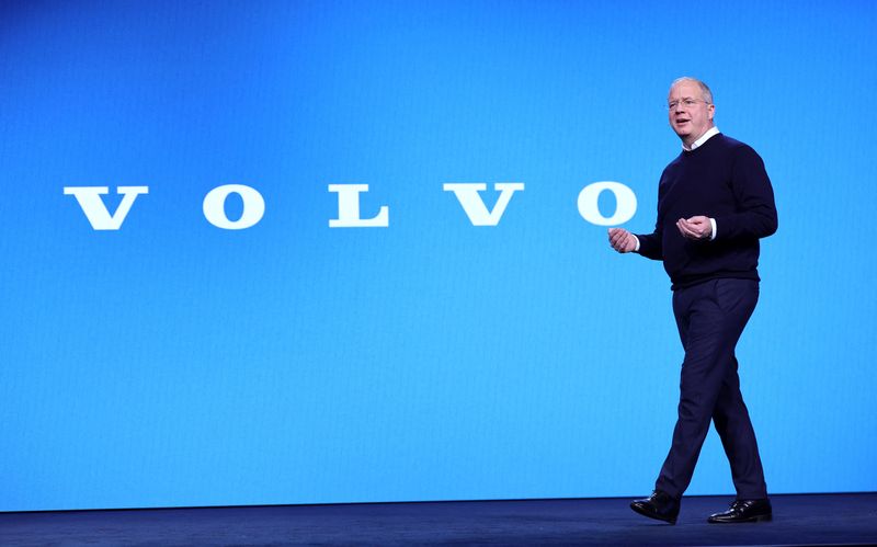 © Reuters. Martin Lundstedt, president and CEO of Volvo Group, speaks during a Volvo keynote at CES 2025, an annual consumer electronics trade show, in Las Vegas, Nevada, U.S. January 8, 2025.  REUTERS/Steve Marcus