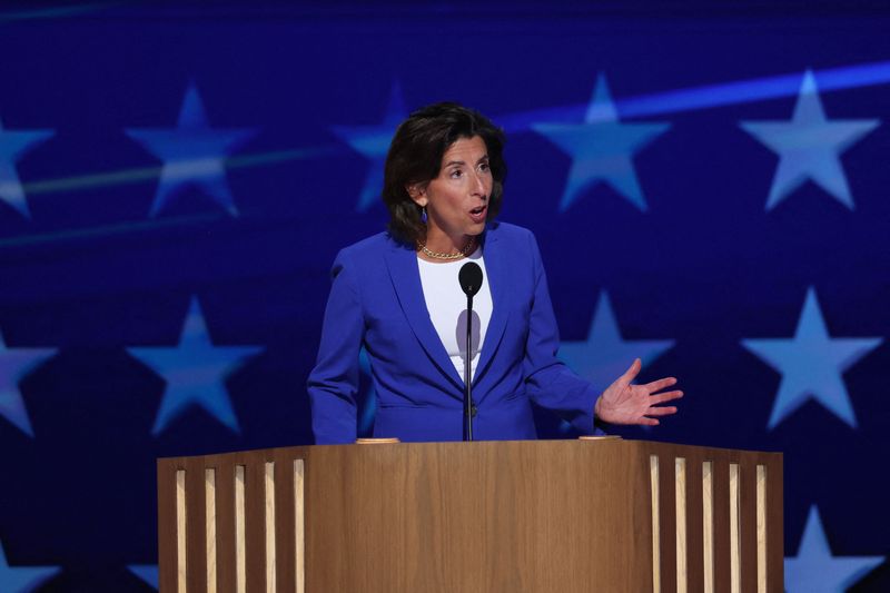 © Reuters. FILE PHOTO: United States Secretary of Commerce Gina M. Raimondo attends Day one of the Democratic National Convention (DNC) in Chicago, Illinois, U.S., August 19, 2024. REUTERS/Mike Segar/File Photo