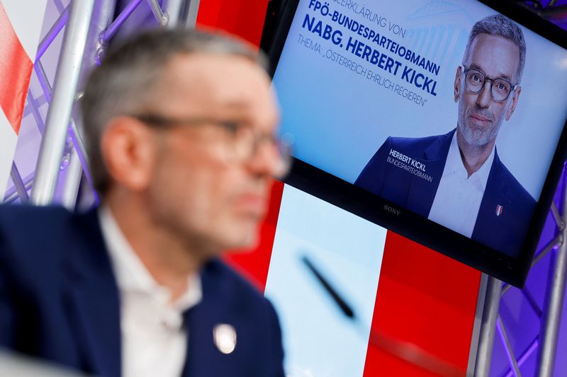 © Reuters. Far-right Freedom Party (FPOe) leader Herbert Kickl addresses the media in Vienna, Austria, January 7, 2025. REUTERS/Lisa Leutner