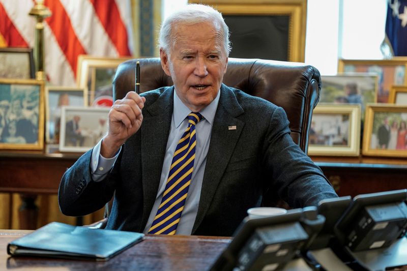 © Reuters. U.S. President Joe Biden speaks at a media briefing in the Oval Office at the White House in Washington, U.S., January 10, 2025. REUTERS/Elizabeth Frantz