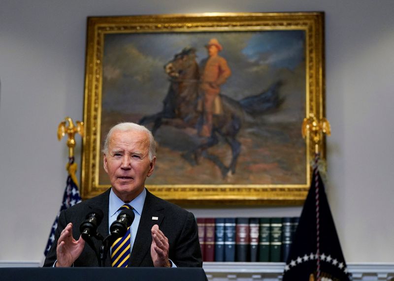 © Reuters. FILE PHOTO: U.S. President Joe Biden speaks from the Roosevelt Room about the jobs report and the state of the economy at the White House in Washington, U.S., January 10, 2025. REUTERS/Elizabeth Frantz/File Photo