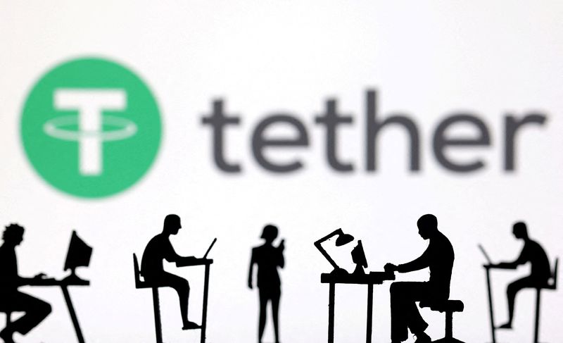 © Reuters. FILE PHOTO: Figurines with computers and smartphones are seen in front of Tether logo in this illustration taken, February 19, 2024. REUTERS/Dado Ruvic/Illustration/File Photo