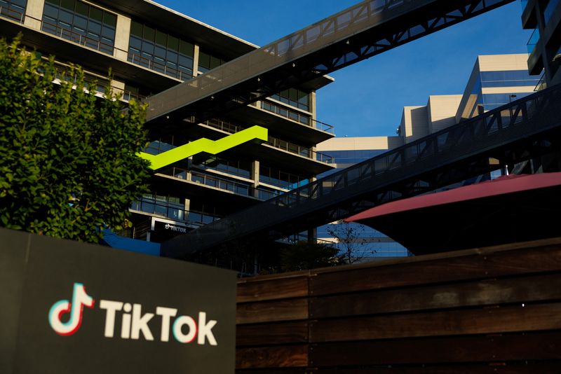 © Reuters. FILE PHOTO: A view shows the office of TikTok in Culver City, California, March 13, 2024.  REUTERS/Mike Blake/File Photo