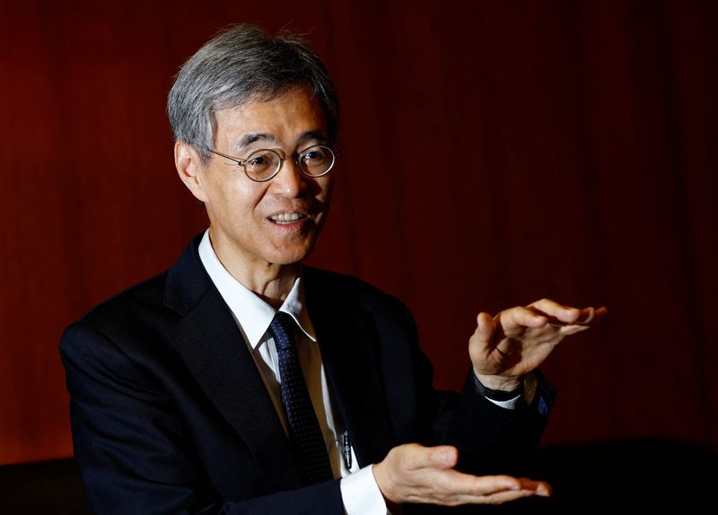 © Reuters. FILE PHOTO: Bank of Japan Deputy Governor Ryozo Himino speaks during an interview with Reuters in Tokyo, Japan, June 28, 2023. REUTERS/Kim Kyung-Hoon/File Photo