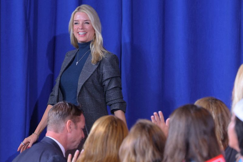 © Reuters. FILE PHOTO: Former Florida Attorney General Pam Bondi takes the stage to speak at a campaign rally with Republican presidential nominee and former U.S. President Donald Trump in Gastonia, North Carolina, U.S. November 2, 2024. REUTERS/Brian Snyder/File Photo