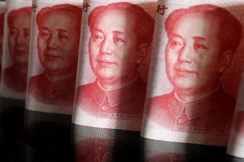 © Reuters. FILE PHOTO: Chinese yuan banknotes are seen in this illustration picture taken April 25, 2022. REUTERS/Florence Lo/Illustration/File Photo