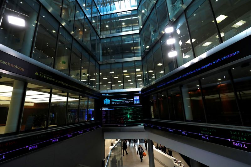 © Reuters. FILE PHOTO: London Stock Exchange interiors are seen London, Britain, November 3, 2017. REUTERS/Eddie Keogh/File Photo