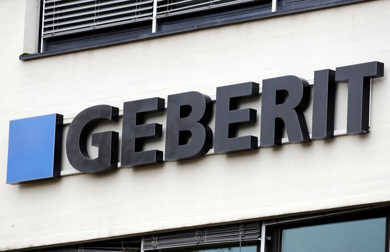 © Reuters. FILE PHOTO: The logo of shower toilet and plumbing supplies maker Geberit is seen at its headquarters in Rapperswil-Jona, Switzerland October 30, 2018.   REUTERS/Arnd Wiegmann/File Photo