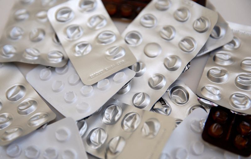 © Reuters. FILE PHOTO: Used blister packets that contained medicines, tablets and pills are seen, in this picture illustration taken June 30, 2018. REUTERS/Russell Boyce/Illustration/File photo