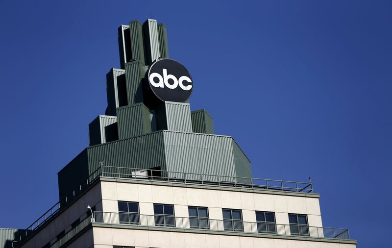 © Reuters. FILE PHOTO: A logo for ABC is pictured atop a building in Burbank, California February 5, 2014. REUTERS/Mario Anzuoni/File Photo