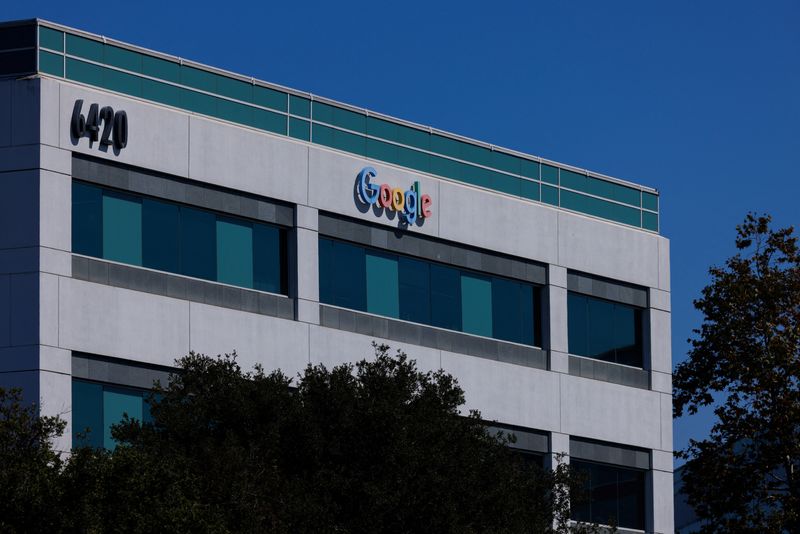 © Reuters. FILE PHOTO: The logo of Google LLC is shown on a building in San Diego, California, U.S., October 9, 2024. REUTERS/Mike Blake/File Photo