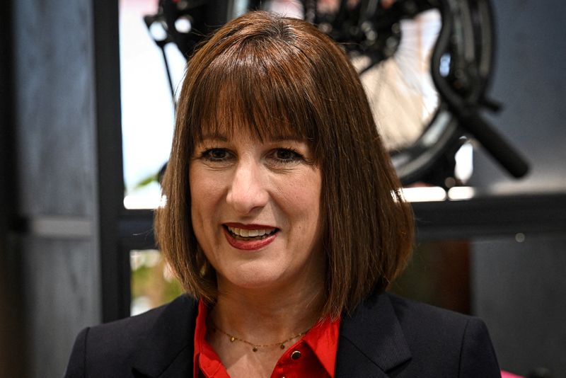 © Reuters. FILE PHOTO: Britain's Chancellor of the Exchequer Rachel Reeves answers journalists’ questions at a Brompton flagship store in Beijing on January 11, 2025. Jade GAO/Pool via REUTERS/File Photo