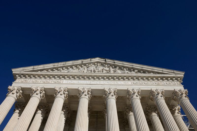 © Reuters. FILE PHOTO: The Supreme Court is pictured, in Washington, D.C., U.S., October 21, 2024. REUTERS/Kevin Mohatt/File Photo