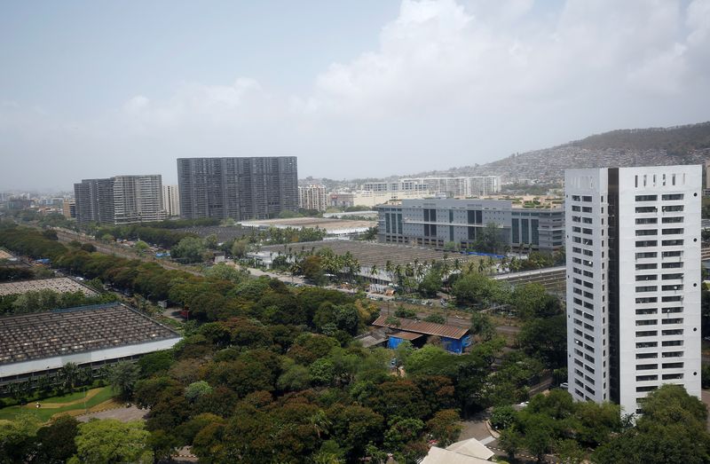 © Reuters. FILE PHOTO: A view from a flat of the Godrej Platinum residential complex in Mumbai, India, June 13, 2019. Picture taken on June 13, 2019. REUTERS/Francis Mascarenhas/File Photo