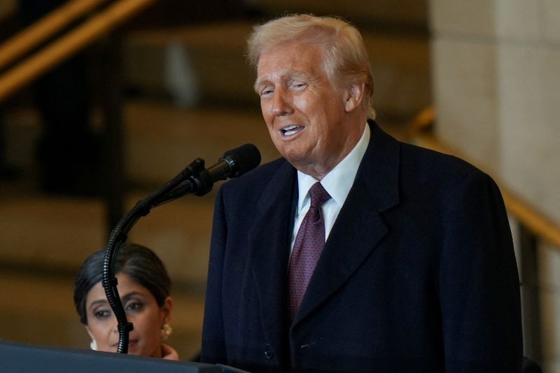 © Reuters. President Donald Trump delivers remarks in Emancipation Hall during inauguration ceremonies at the U.S. Capitol in Washington, on Jan. 20, 2025. Angelina Katsanis/Pool via REUTERS